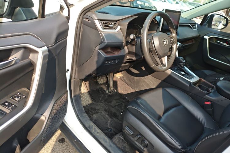 丰田 RAV4荣放 2021款 2.0L CVT四驱尊贵版中控内饰20