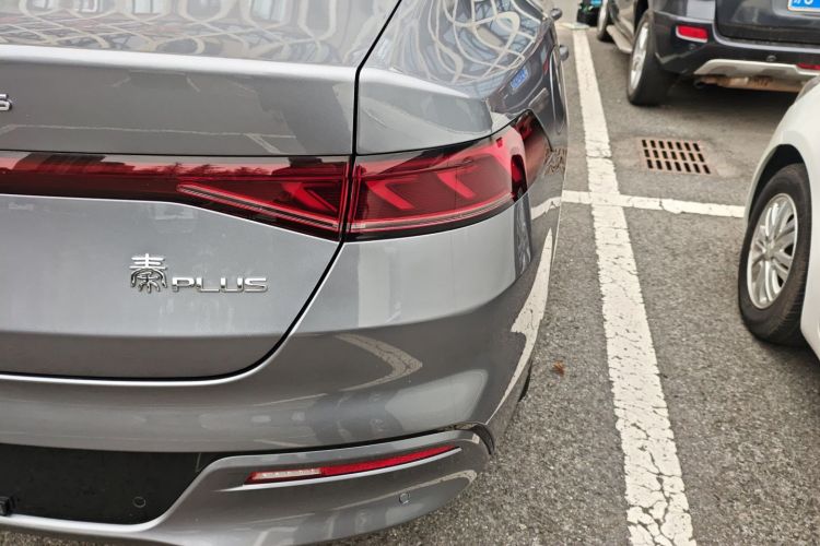 比亚迪 秦PLUS 2023款 冠军版 EV 420KM超越型车身外观9