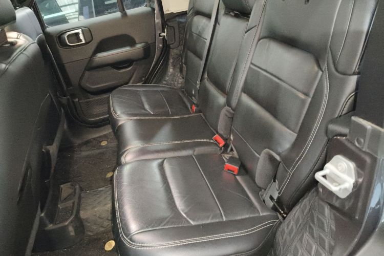 Jeep 牧马人 2021款 2.0T 80周年纪念版中控内饰21