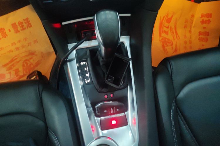 DS 6 2016款 1.6T 豪华版THP160中控内饰18