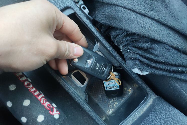 大众 高尔夫 2012款 1.4TSI 蓝驱版中控内饰11