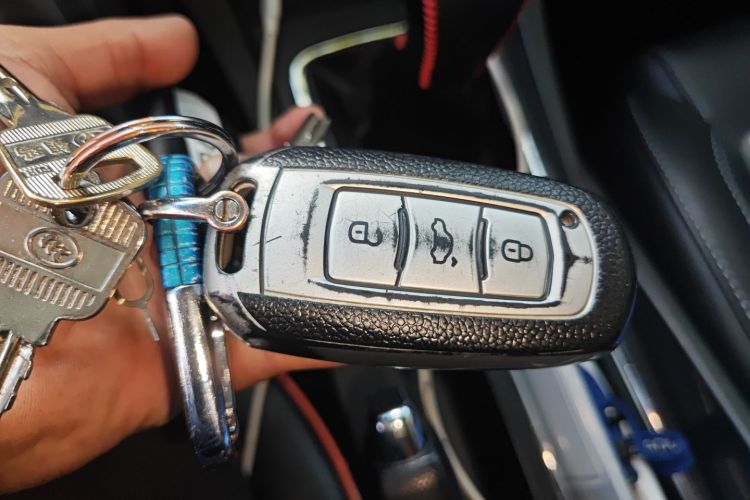 吉利汽车 帝豪 2017款 三厢百万款 1.5L 手动向上版中控内饰11