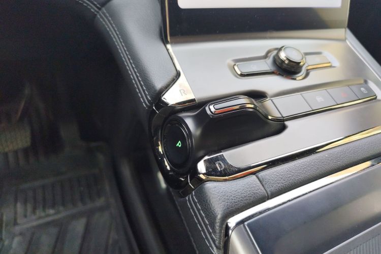 蔚来ES6 2019款 420KM 运动版中控内饰18