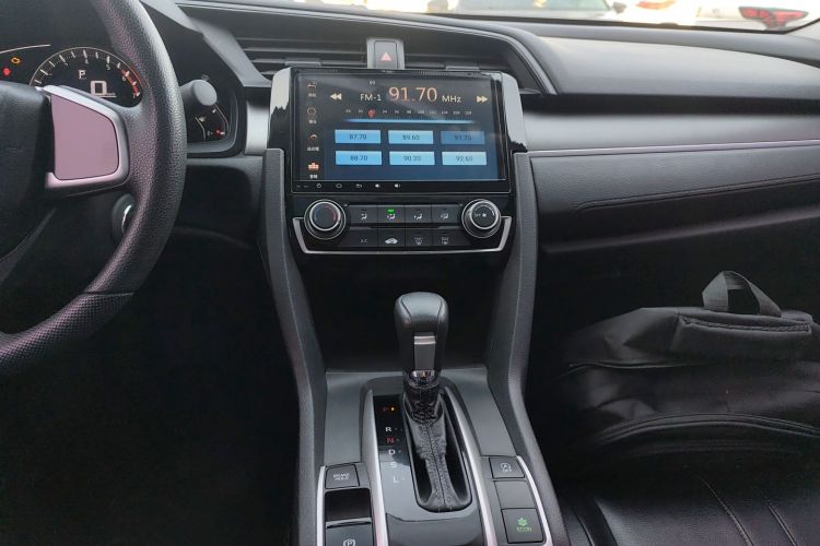 本田 思域 2016款 180TURBO CVT舒适版局部细节16