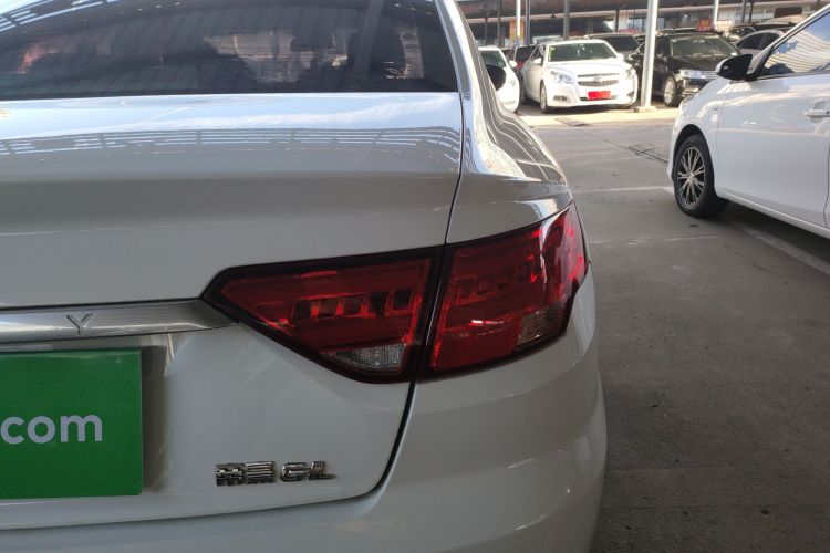 吉利汽车 帝豪GL 2017款 1.8L DCT精英型车身外观9