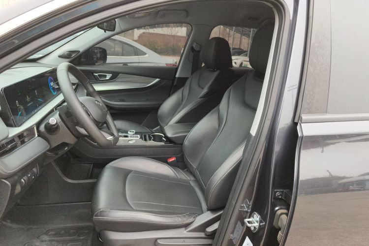 奇瑞 瑞虎8 PLUS鲲鹏e+ 2022款 PHEV 1.5T都市e+中控内饰19