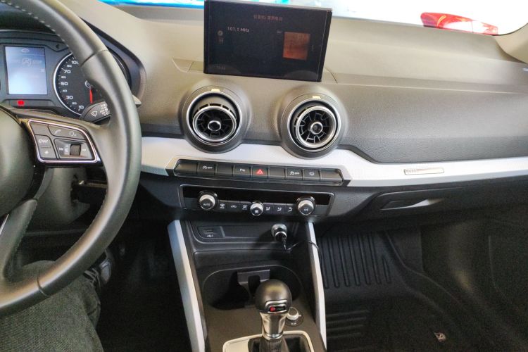 奥迪Q2L 2018款 35 TFSI 时尚致雅型 国VI局部细节16