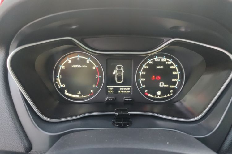 吉利汽车 远景X6 2016款 1.8L 手动尊贵型中控内饰14