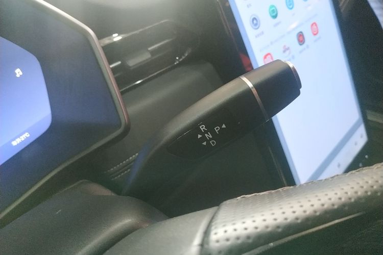 小鹏G3 2020款 460i 悦享版中控内饰18