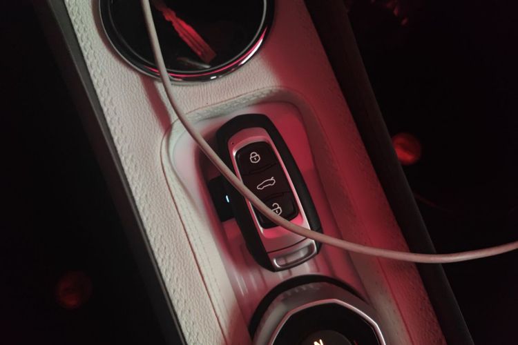 吉利银河 2025款 210km 熊猫骑士中控内饰7001