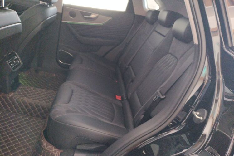 红旗HS5 2023款 2.0T 旗享Pro版中控内饰7004