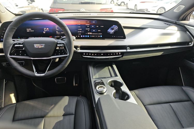 凯迪拉克XT5 2025款 2.0T 尊贵型中控内饰7002