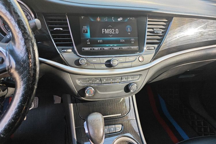 别克 威朗 2017款 三厢 20T 双离合领先型中控内饰16