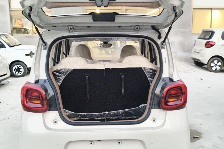 五菱汽车 宏光MINIEV 2025款 四门版 进阶款机舱底盘23