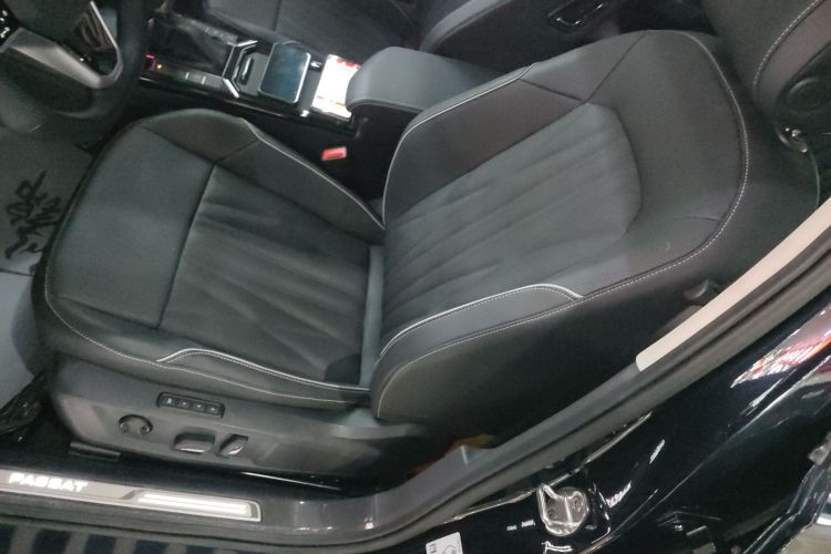 大众 帕萨特 2023款 380TSI 豪华版中控内饰19