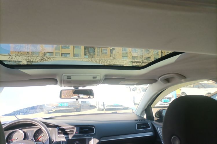 大众 高尔夫 2017款 1.6L 自动舒适百万辆纪念版局部细节22