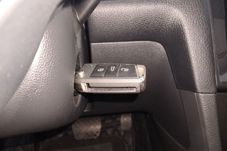 大众 高尔夫 2019款 280TSI DSG舒适型 国V中控内饰11