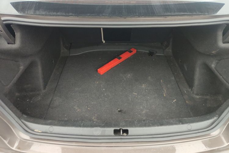 观致3 2014款 三厢 1.6L 自动致悦型机舱底盘23