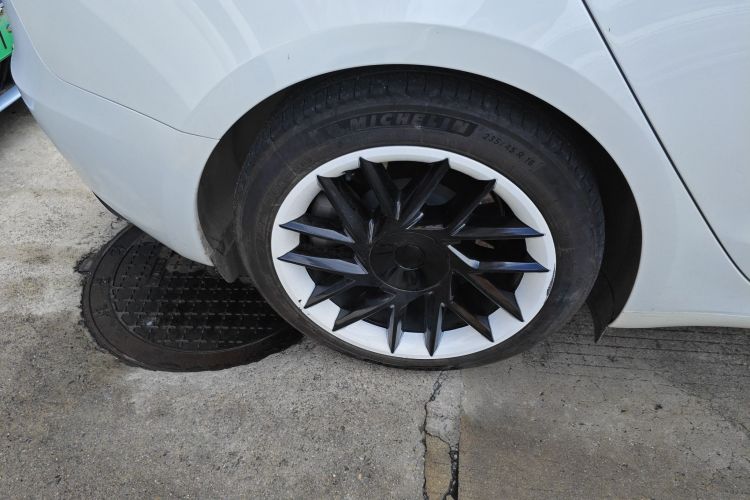 特斯拉 Model 3 2023款 长续航全轮驱动版车身外观6010