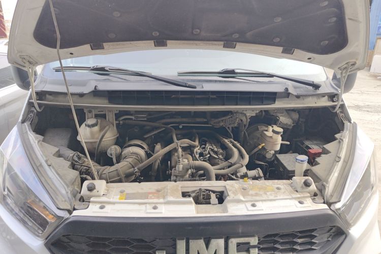 江铃 特顺 2021款 2.8T空间王金牛款短轴中高顶6座柴油国VI JX493局部细节24