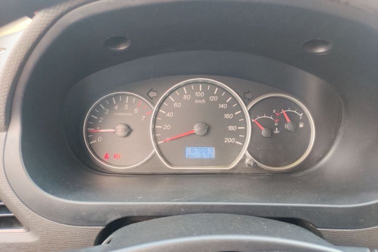 五菱汽车 五菱宏光 2014款 1.5L S标准型中控内饰14