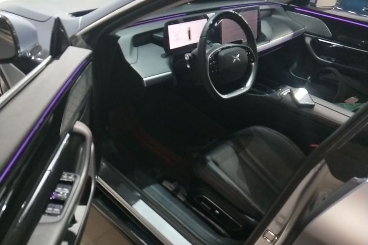 小鹏P7 2022款 480G+中控内饰20