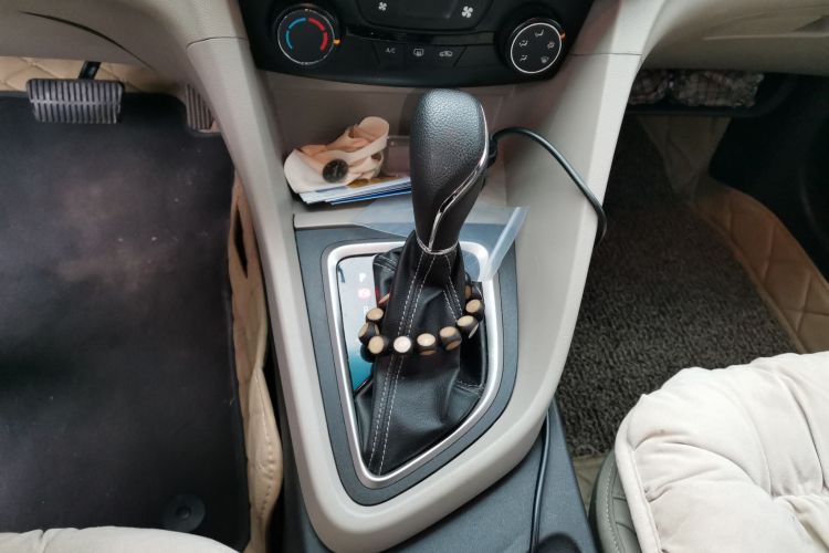 别克 英朗 2016款 15N 自动精英型中控内饰18