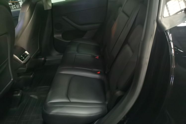 特斯拉 Model Y 2021款 长续航全轮驱动版中控内饰21