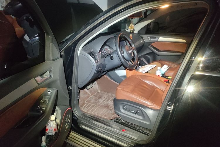 奥迪Q5 2013款 40 TFSI 进取型中控内饰7003