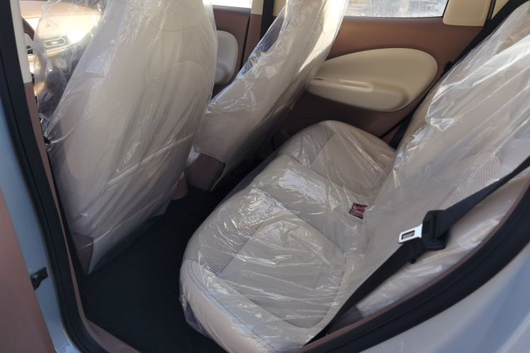 五菱汽车 宏光MINIEV 2025款 四门版 进阶款中控内饰7004