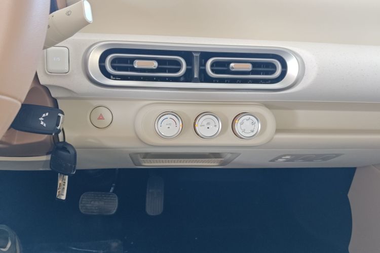 五菱汽车 宏光MINIEV 2024款 第三代 215km 青春版中控内饰16