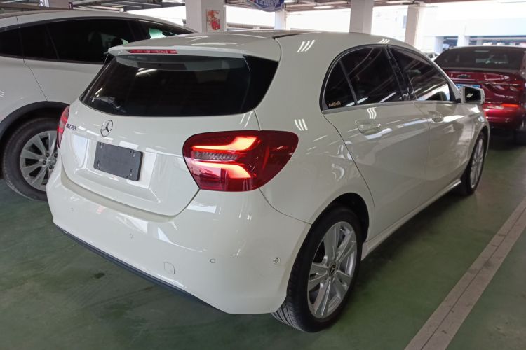 奔驰A级(进口) 2018款 A 200 动感型车身外观6005