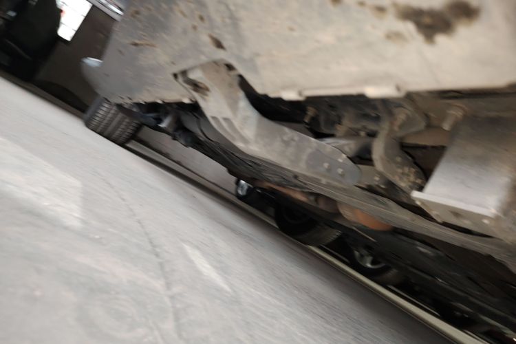 奔驰GLE 2023款 GLE 350 4MATIC 时尚型局部细节9001