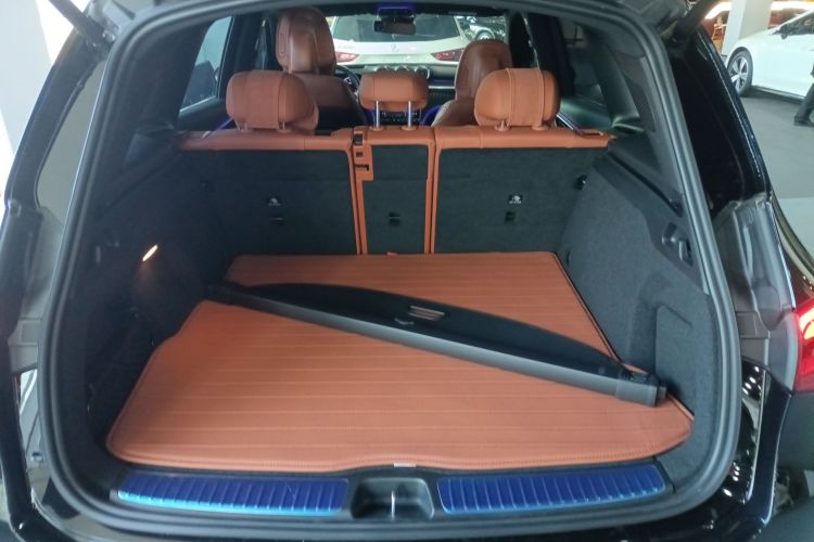 奔驰GLC 2024款  改款 GLC 260 L 4MATIC 豪华型 5座局部细节23