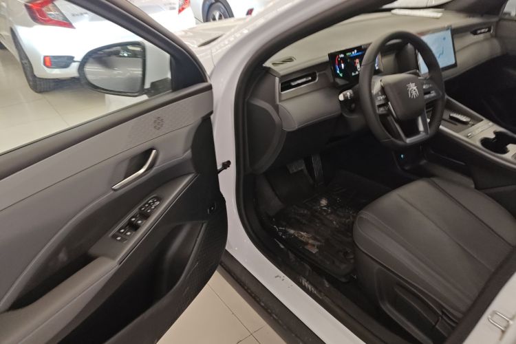 比亚迪 秦PLUS 2025款 DM-i 智驾版 128KM进取型中控内饰20