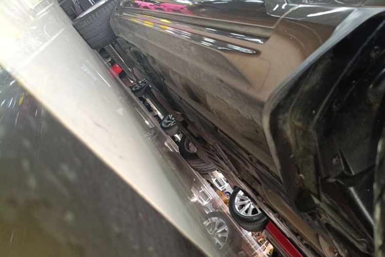 沃尔沃XC90 2018款 T6 智雅版 7座机舱底盘29