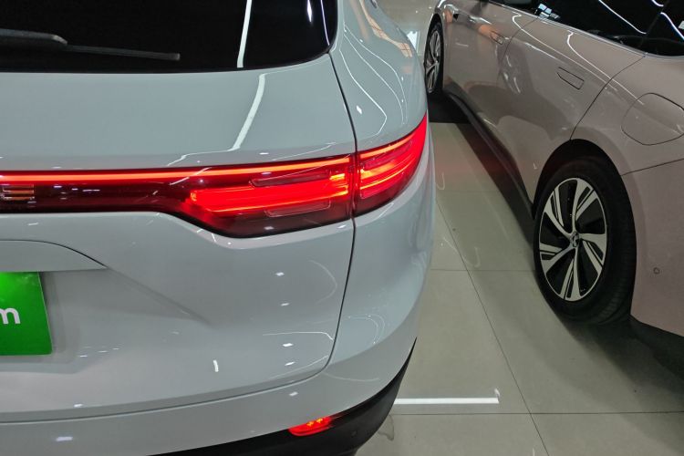 保时捷 2019款 Cayenne 3.0T车身外观9