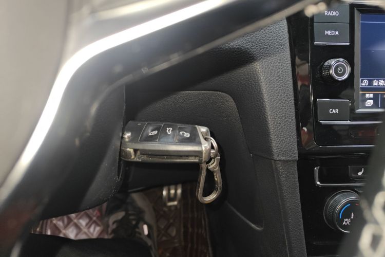 大众 高尔夫 2016款 1.4TSI 自动R-Line中控内饰11