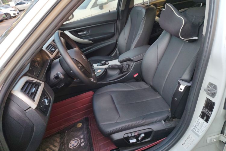 宝马3系 2016款 320Li 进取型中控内饰19