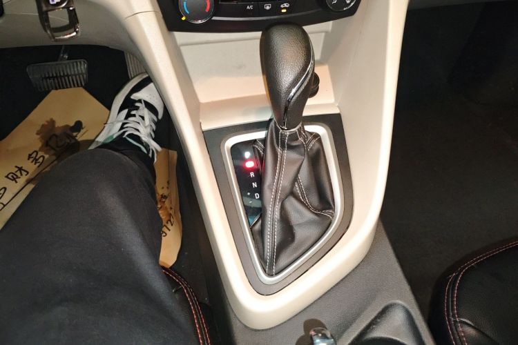 别克 英朗 2017款 15N 自动进取型局部细节18