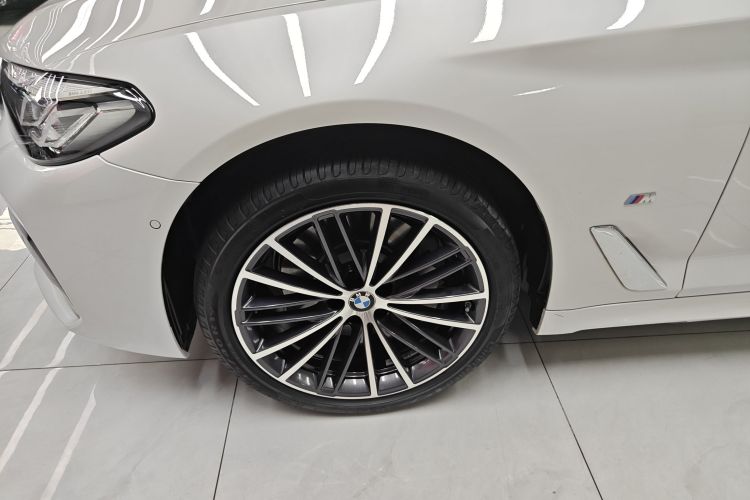 宝马5系 2023款 530Li 领先型 M运动套装车身外观6007