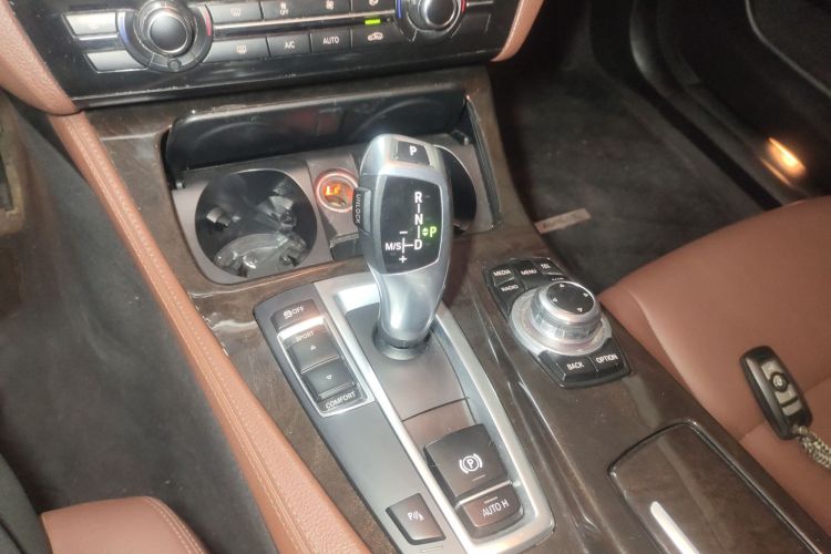 宝马5系 2014款 525Li 领先型中控内饰18