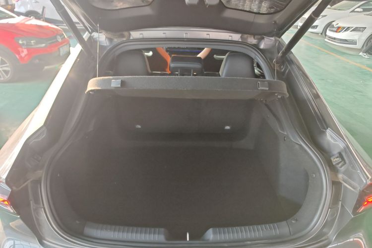 长安UNI-V 2024款 1.5T 尊贵运动型机舱底盘23