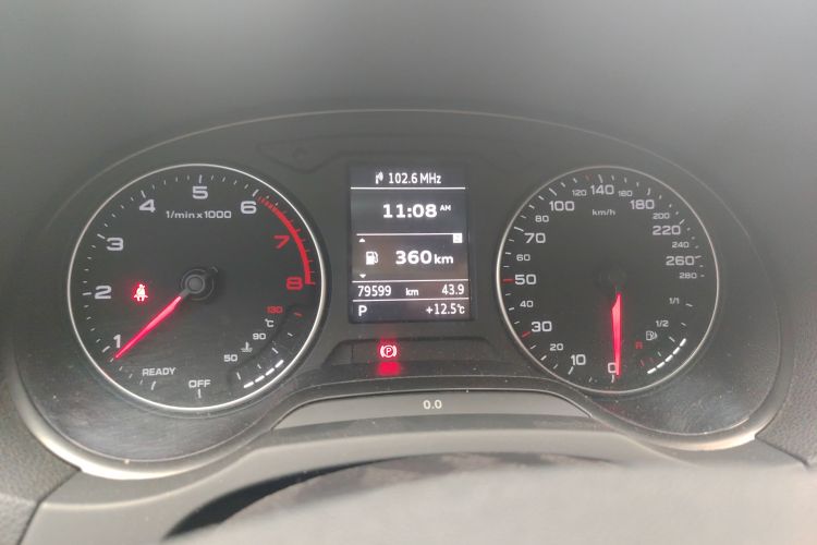 奥迪A3 2016款 Limousine 35 TFSI 进取型中控内饰14