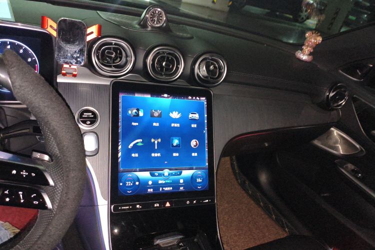 奔驰C级 2022款 改款 C 260 L 皓夜运动版中控内饰16