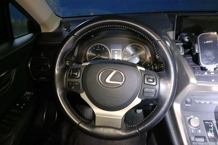 雷克萨斯NX 2015款 200 前驱 锋行版中控内饰13