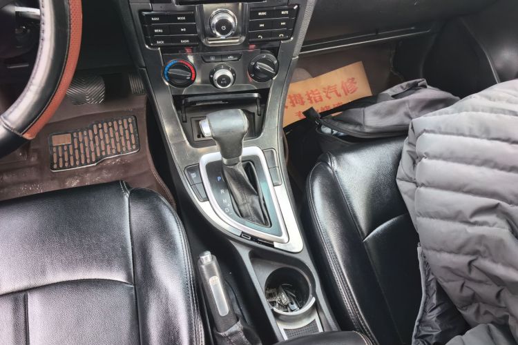 中华V5 2012款 1.5T 自动两驱运动型中控内饰18