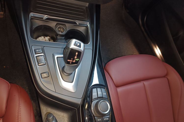 宝马2系(进口) 2019款 225i 敞篷轿跑车 运动设计套装中控内饰18