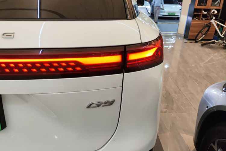 小鹏G9 2022款 702 Pro车身外观9