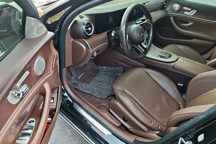 奔驰E级 2021款 E 300 L 时尚型中控内饰20